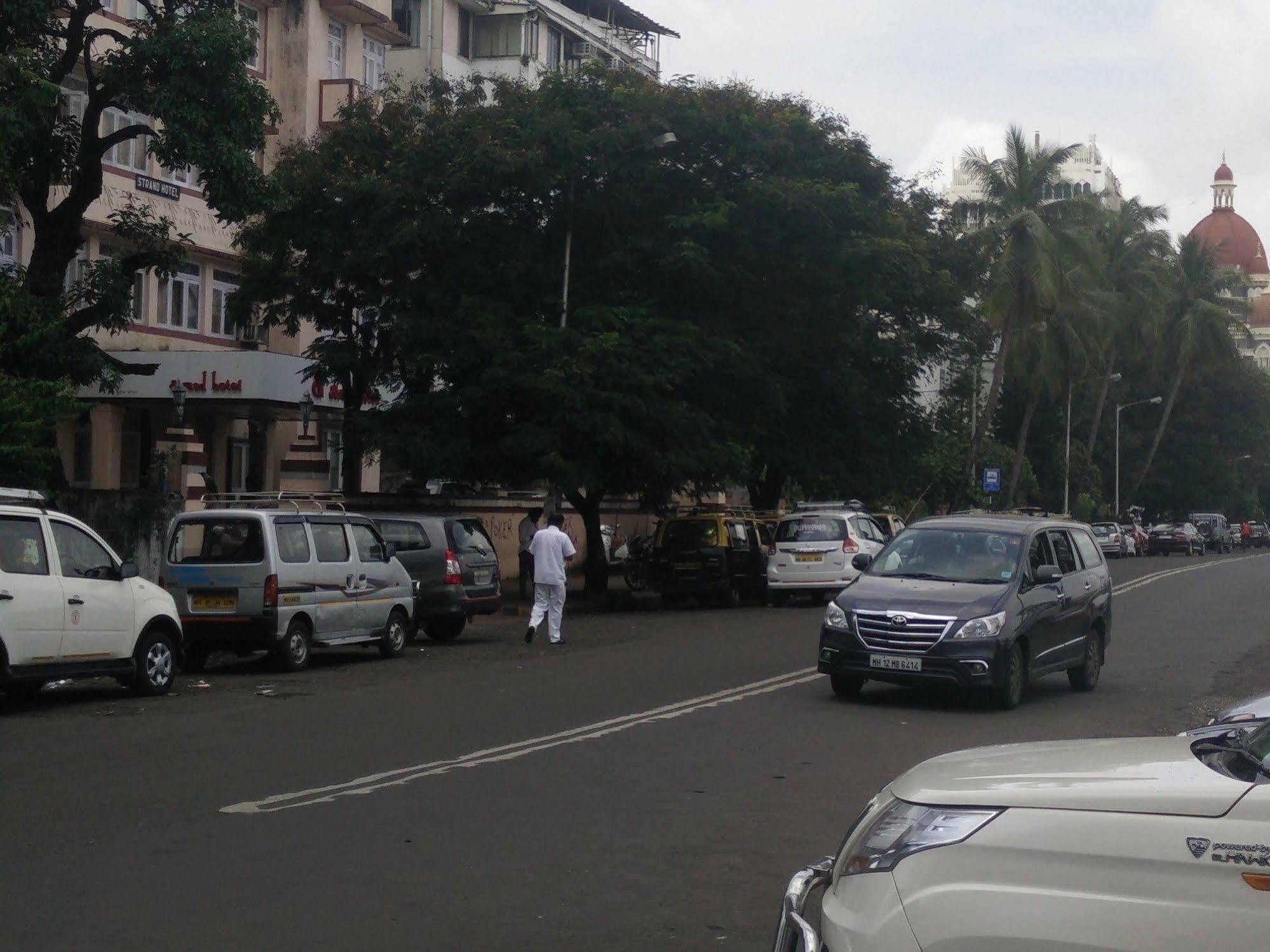 Hotel, Colaba Hotel 2*